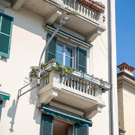 Esclusivo Fronte Lago, In Centro A Con Garage