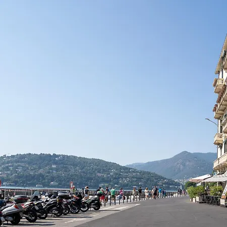 Esclusivo Fronte Lago, In Centro A Con Garage Apartman *