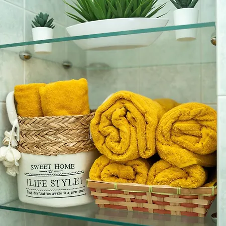 Esclusivo Fronte Lago, In Centro A Con Garage Apartman