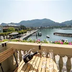 Esclusivo Fronte Lago, In Centro A Con Garage *