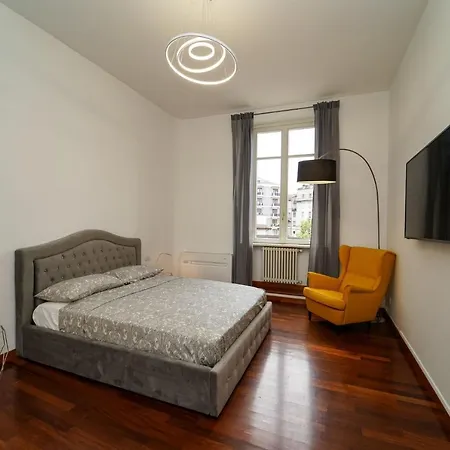 Esclusivo Fronte Lago, In Centro A Con Garage Appartement *