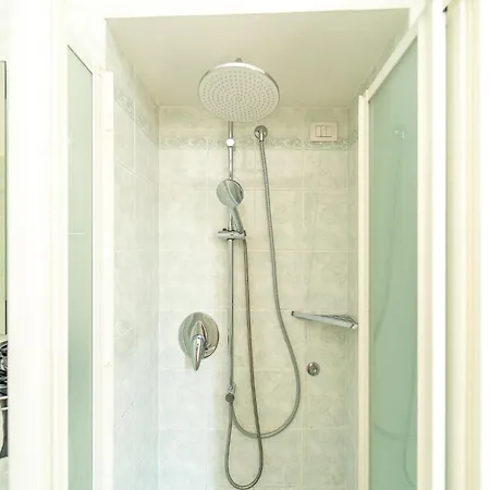 Esclusivo Fronte Lago, In Centro A Con Garage Como