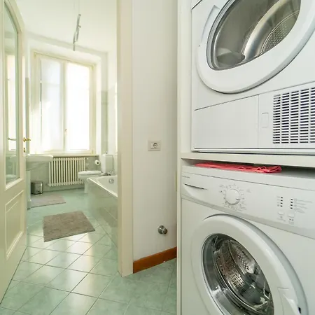 Esclusivo Fronte Lago, In Centro A Con Garage *