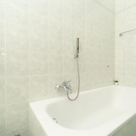 Esclusivo Fronte Lago, In Centro A Con Garage * Como