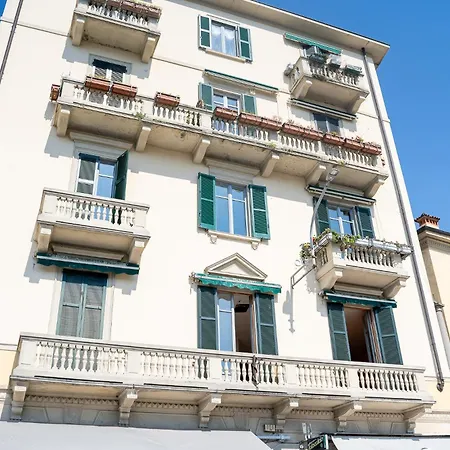 Esclusivo Fronte Lago, In Centro A Con Garage *