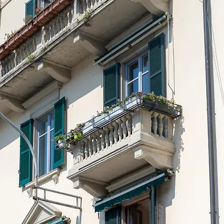 Apartment Esclusivo Fronte Lago, In Centro A Con Garage