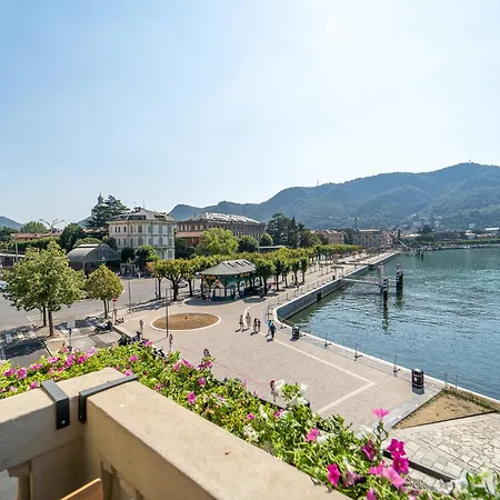 Esclusivo Fronte Lago, In Centro A Con Garage Apartment *