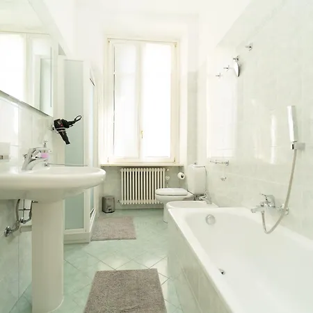 Apartment Esclusivo Fronte Lago, In Centro A Con Garage