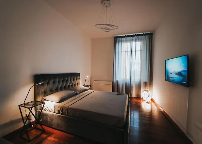 Esclusivo Fronte Lago, In Centro A Con Garage *