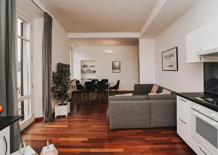 Esclusivo Fronte Lago, In Centro A Con Garage Como