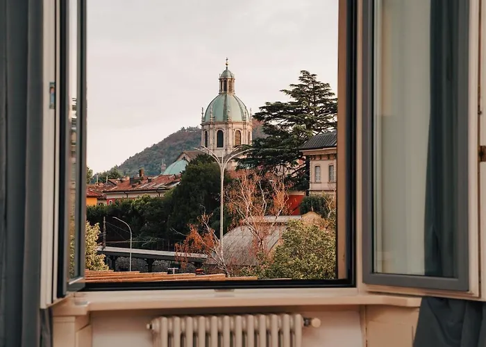 Esclusivo Fronte Lago, In Centro A Con Garage *