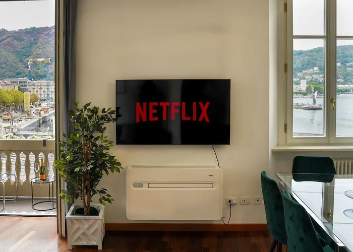 Esclusivo Fronte Lago, In Centro A Con Garage كومو