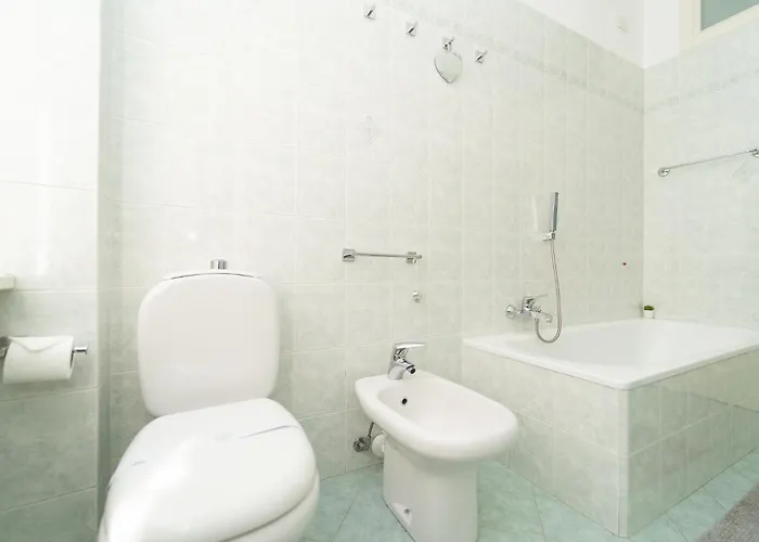 Esclusivo Fronte Lago, In Centro A Con Garage * Como