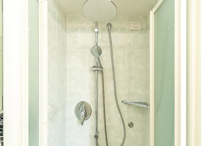 Esclusivo Fronte Lago, In Centro A Con Garage Como