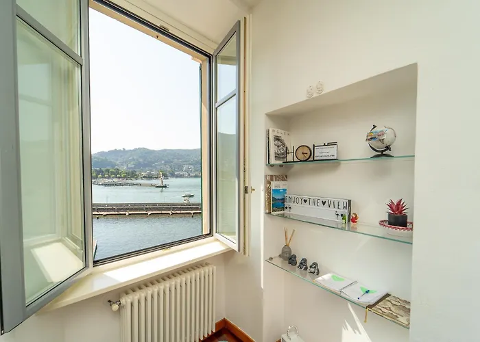 Daire Esclusivo Fronte Lago, In Centro A Con Garage *