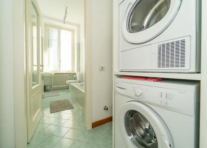 Esclusivo Fronte Lago, In Centro A Con Garage *