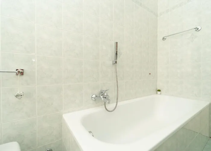 Esclusivo Fronte Lago, In Centro A Con Garage * Como