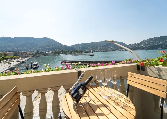 Esclusivo Fronte Lago, In Centro A Con Garage كومو