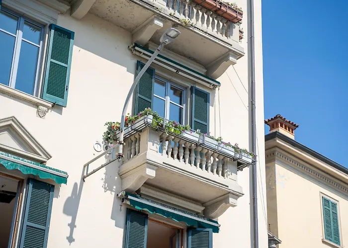 Esclusivo Fronte Lago, In Centro A Con Garage