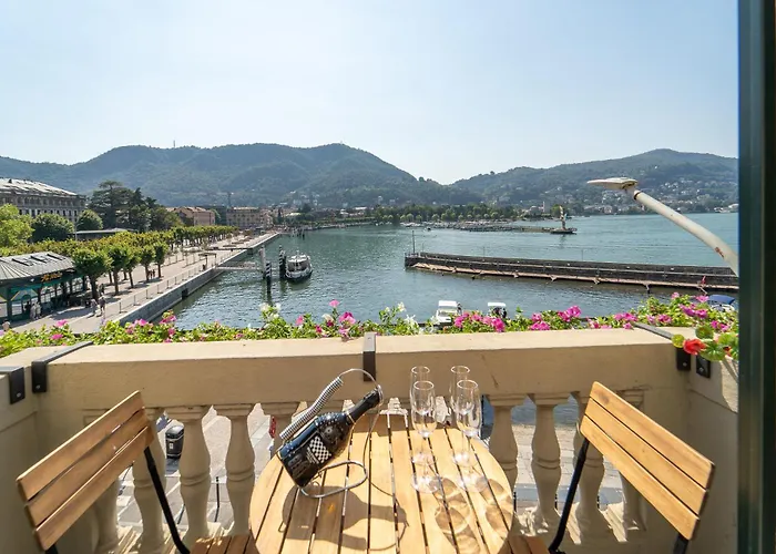 شقة Esclusivo Fronte Lago, In Centro A Con Garage كومو