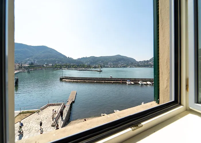 Esclusivo Fronte Lago, In Centro A Con Garage Daire Como