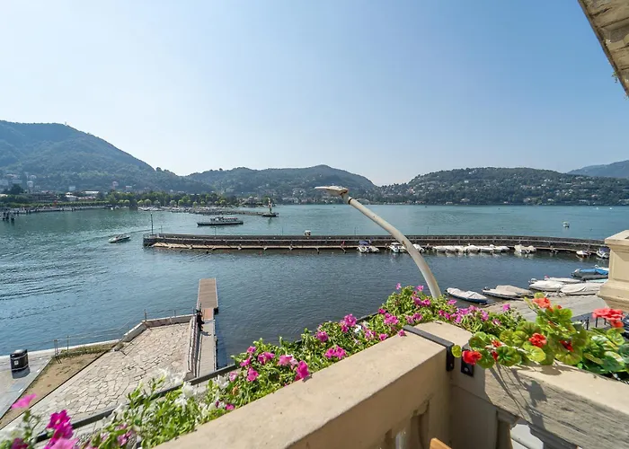 Esclusivo Fronte Lago, In Centro A Con Garage