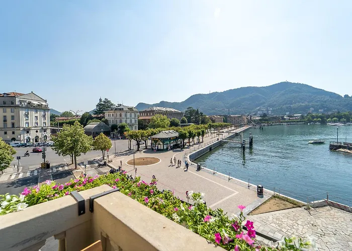 Esclusivo Fronte Lago, In Centro A Con Garage Daire *