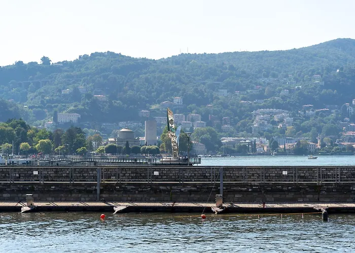شقة Esclusivo Fronte Lago, In Centro A Con Garage كومو