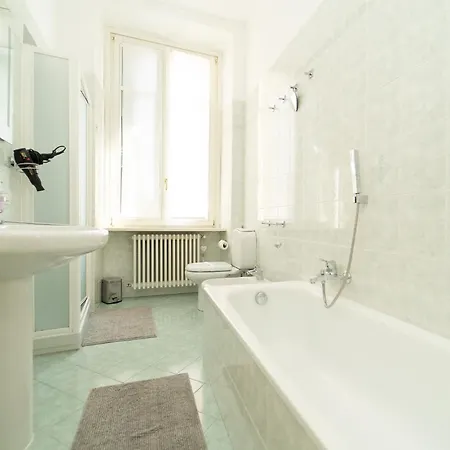 Apartamento Esclusivo Fronte Lago, In Centro A Con Garage Como